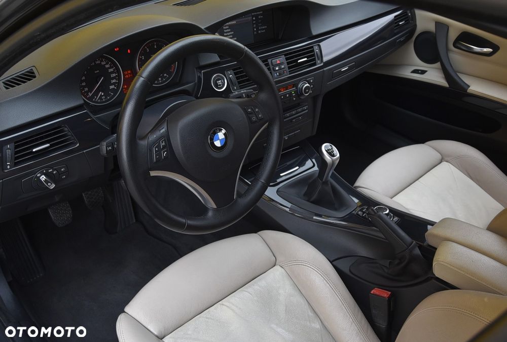 BMW Seria 3 325xi - 15