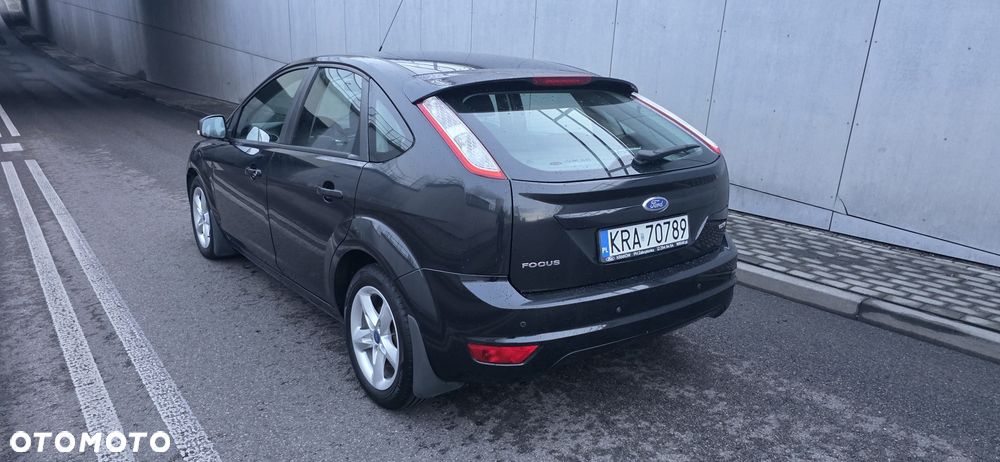 Ford Focus 2011 photo 2