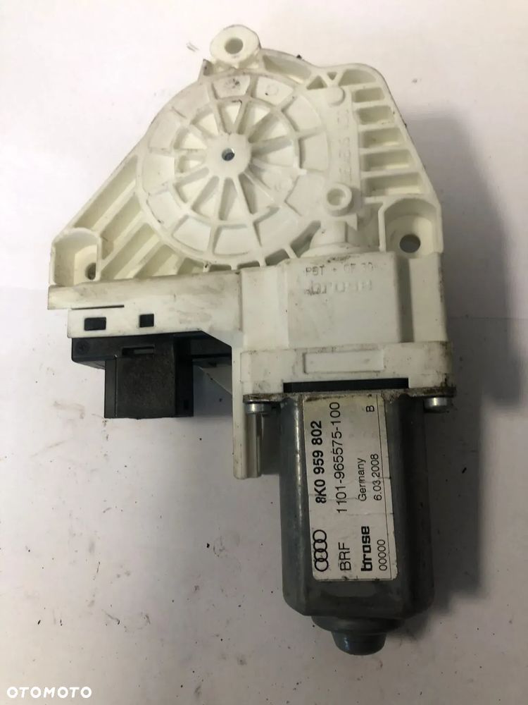 Silniczek Szyby Prawy Przód Audi A4 B8 8K0959802