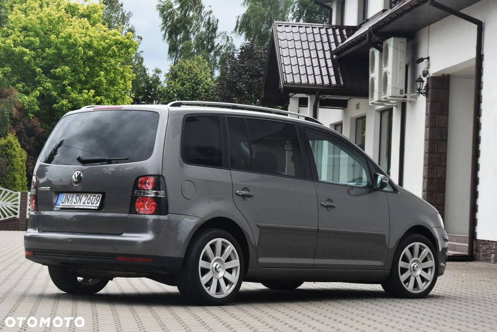 Volkswagen Touran 2.0 TDI DPF BlueMotion Technology Comfortline - 9