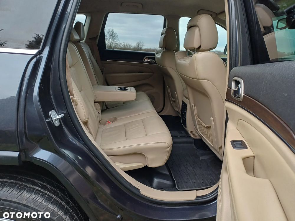 Jeep Grand Cherokee - 22