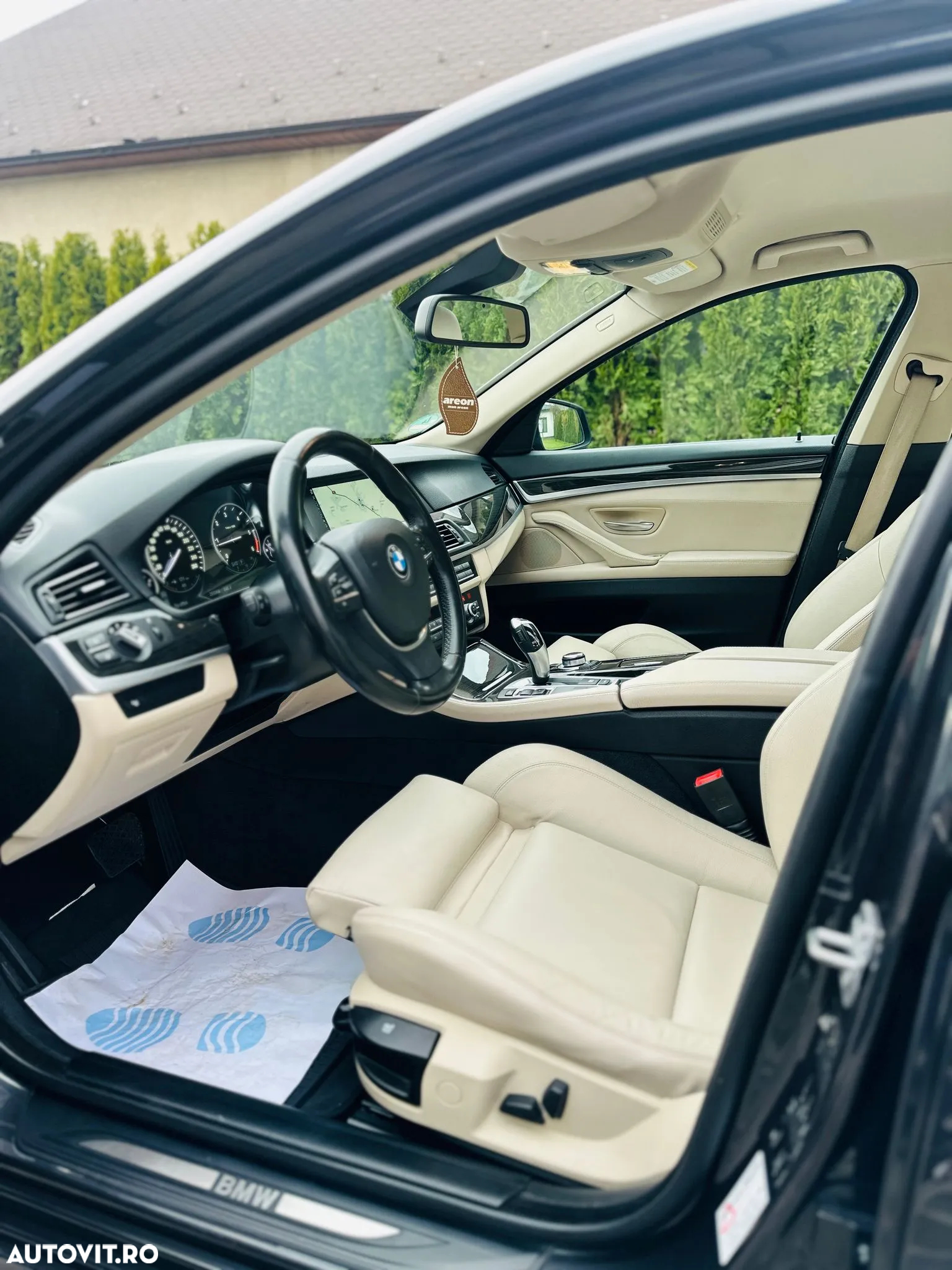 BMW Seria 5 520d - 23