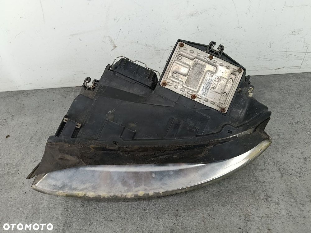 LAMPA PRZÓD PRAWA XENON AUDI A4 B6 8E0941004S  8E0990008S 89309160  VALEO - 2