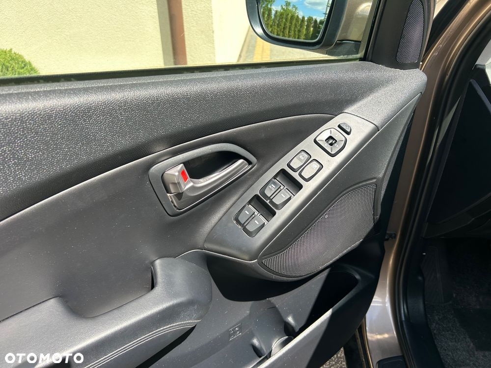 Hyundai ix35 1.6 2WD Fifa World Cup Edition - 15