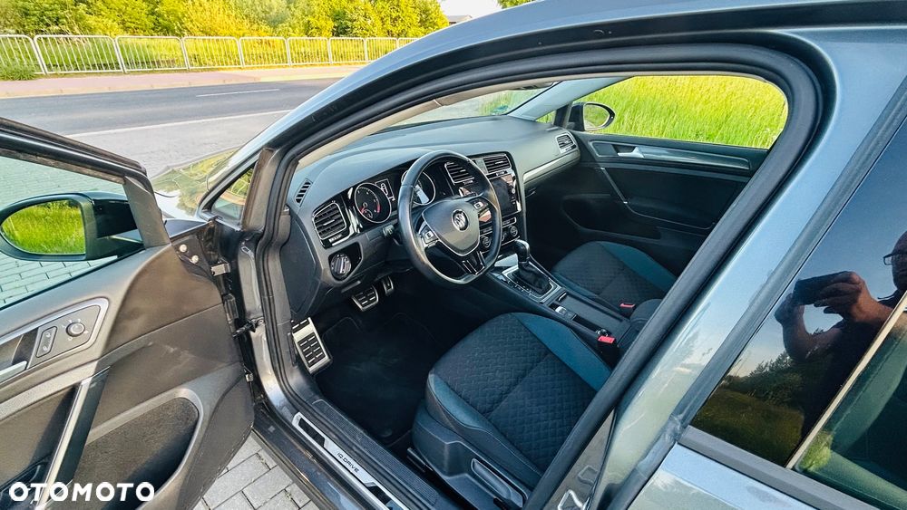 Volkswagen Golf 1.6 TDI SCR DSG IQ.DRIVE - 40