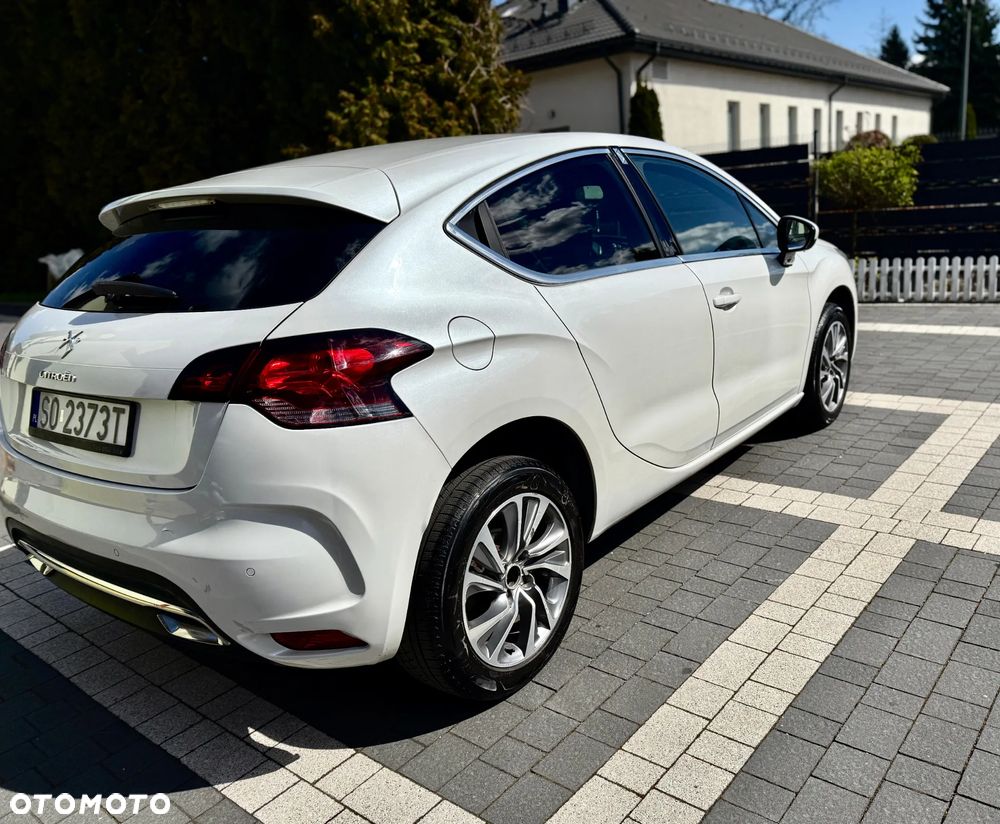 Citroën DS4 HDi 110 SoChic - 2