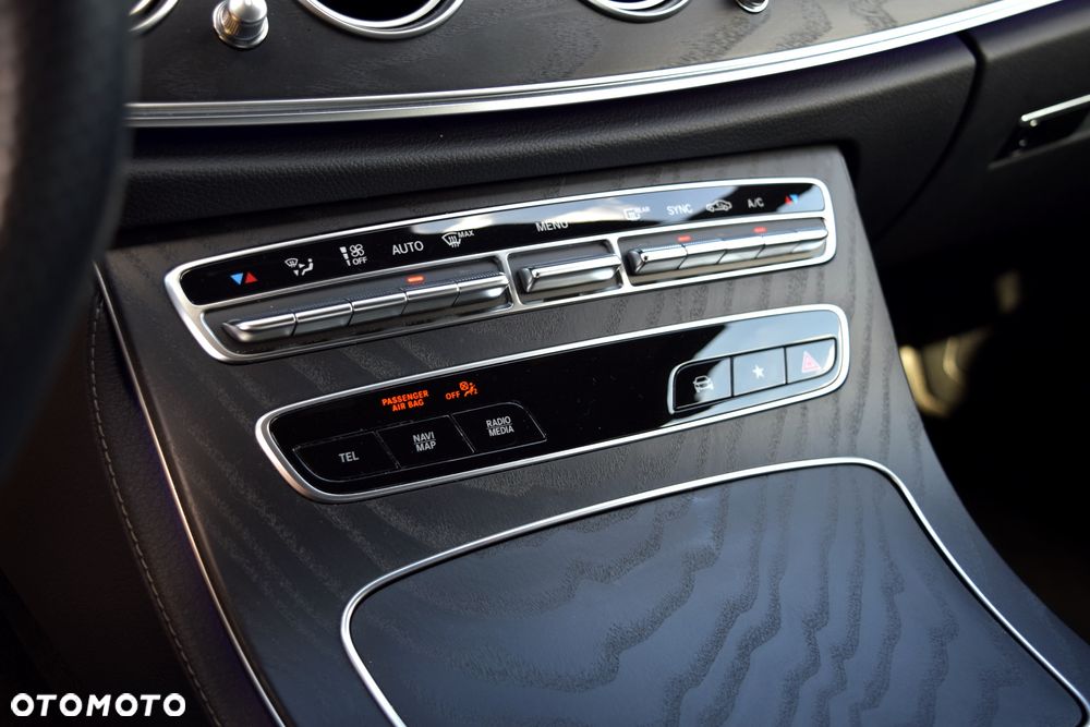 Mercedes-Benz Klasa E 220 d 4-Matic AMG - 23