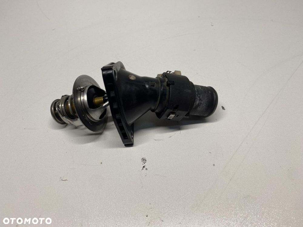 OBUDOWA TERMOSTATU HYUNDAI TUCSON II 2.0 CRDI 15-19 - 1