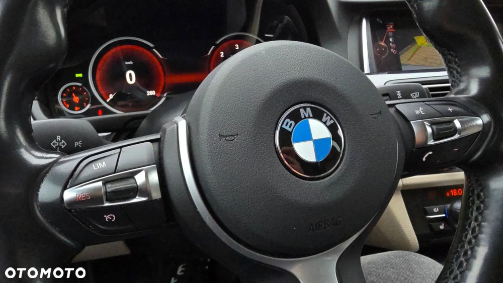 BMW Seria 5 525d xDrive Luxury Line - 28