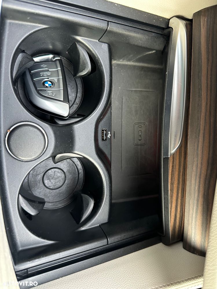 BMW Seria 5 520d xDrive AT - 35