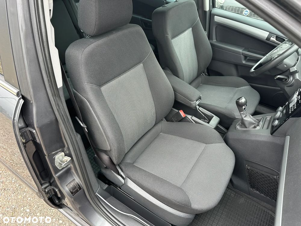Opel Zafira - 22