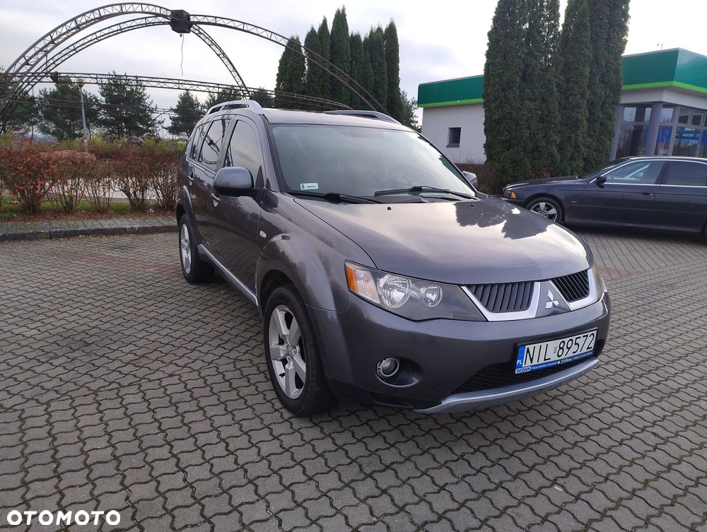Mitsubishi Outlander - 1