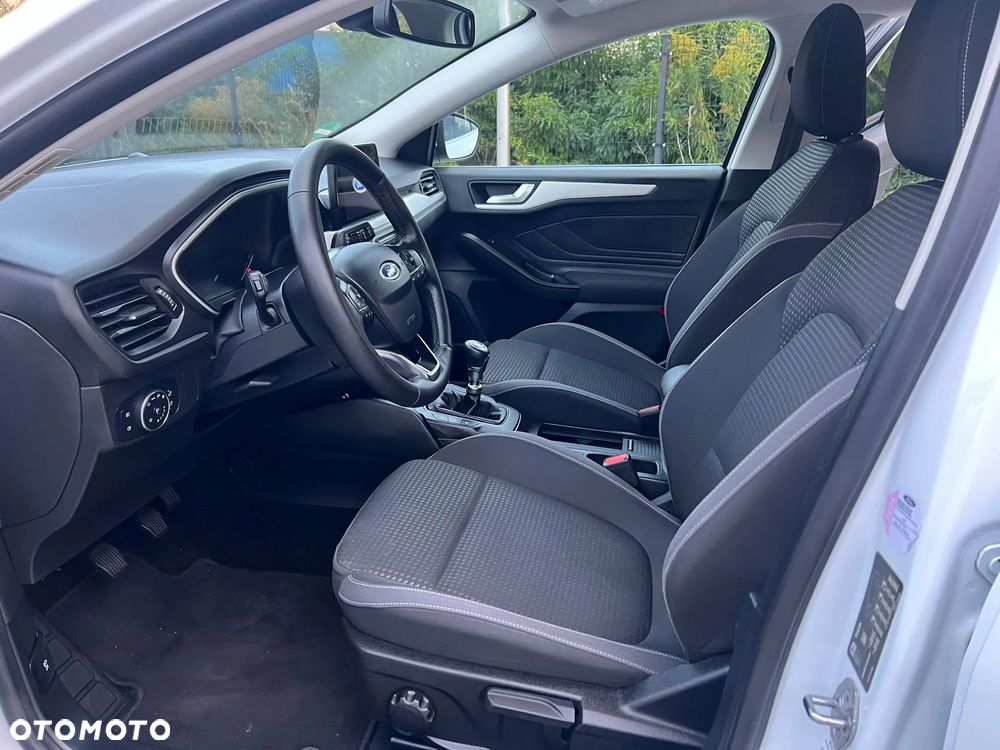 Ford Focus Turnier 2.0 EcoBlue Start-Stopp-System TITANIUM - 31