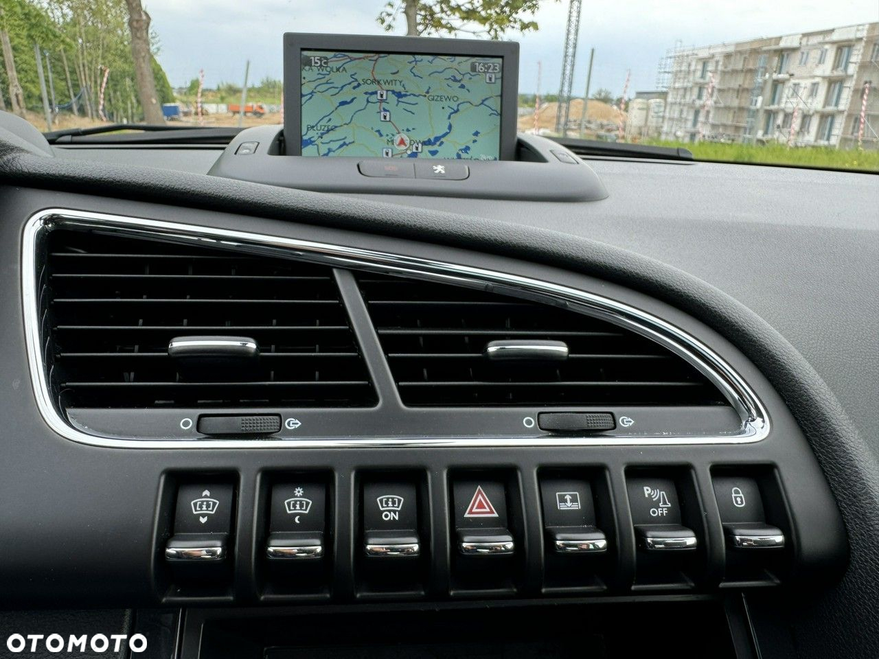 Peugeot 3008 BlueHDi 120 EAT6 Stop & Start Business Line - 26