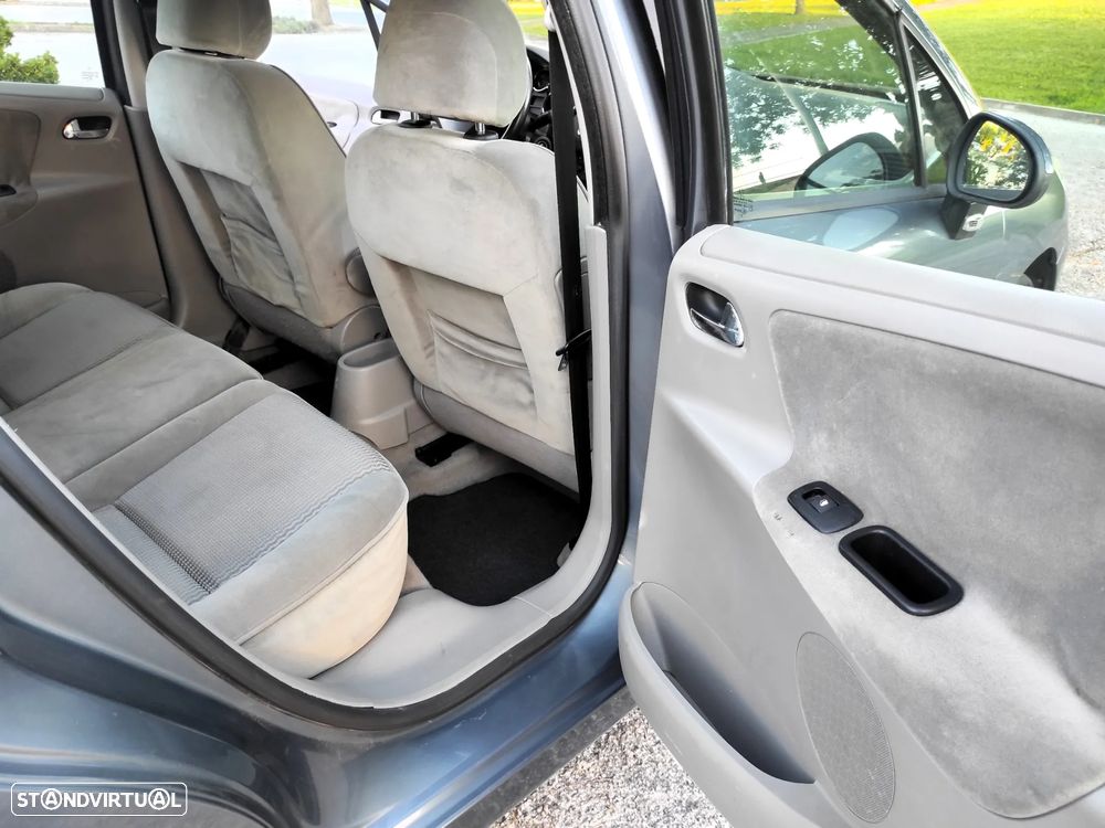 Peugeot 207 1.4 16V Trendy - 25