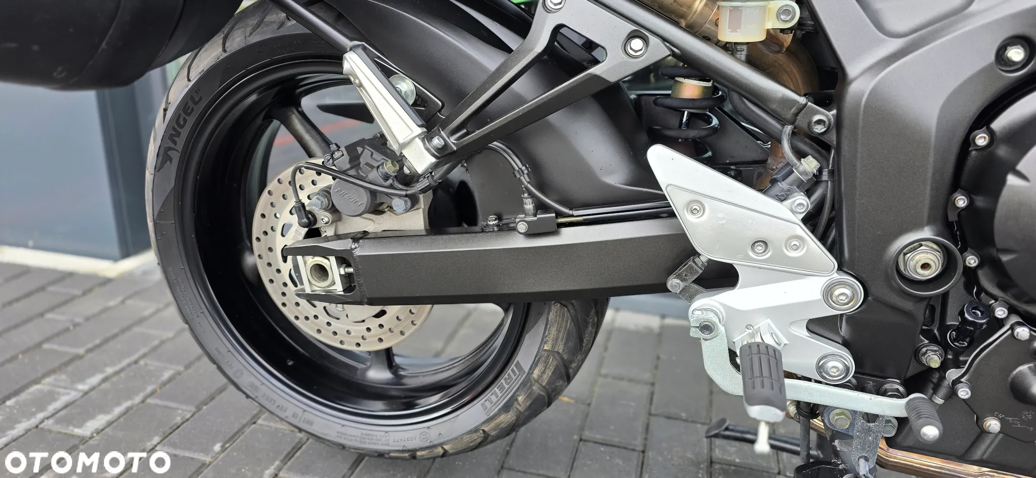 Yamaha FZ6 - 18