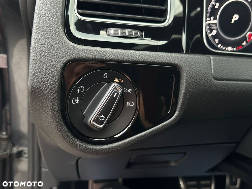 Volkswagen Golf GTI (BlueMotion Technology) DSG Performance - 23