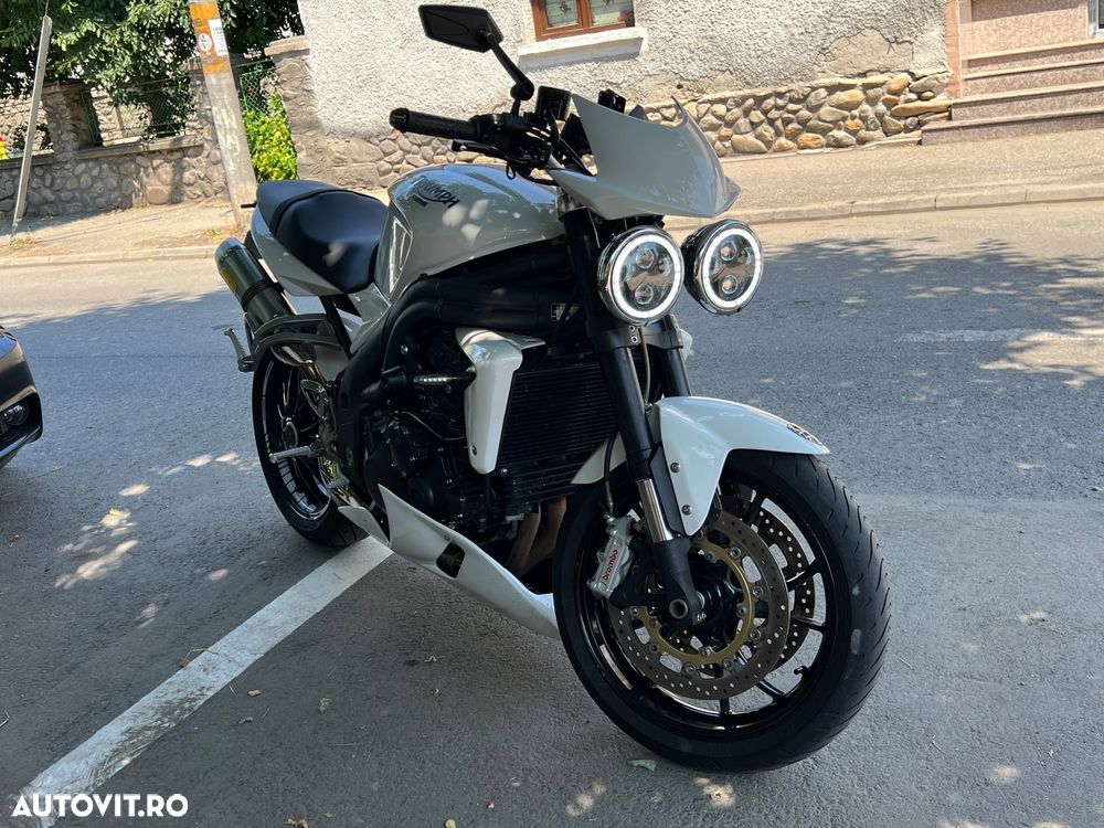 Triumph Speed Triple S - 6
