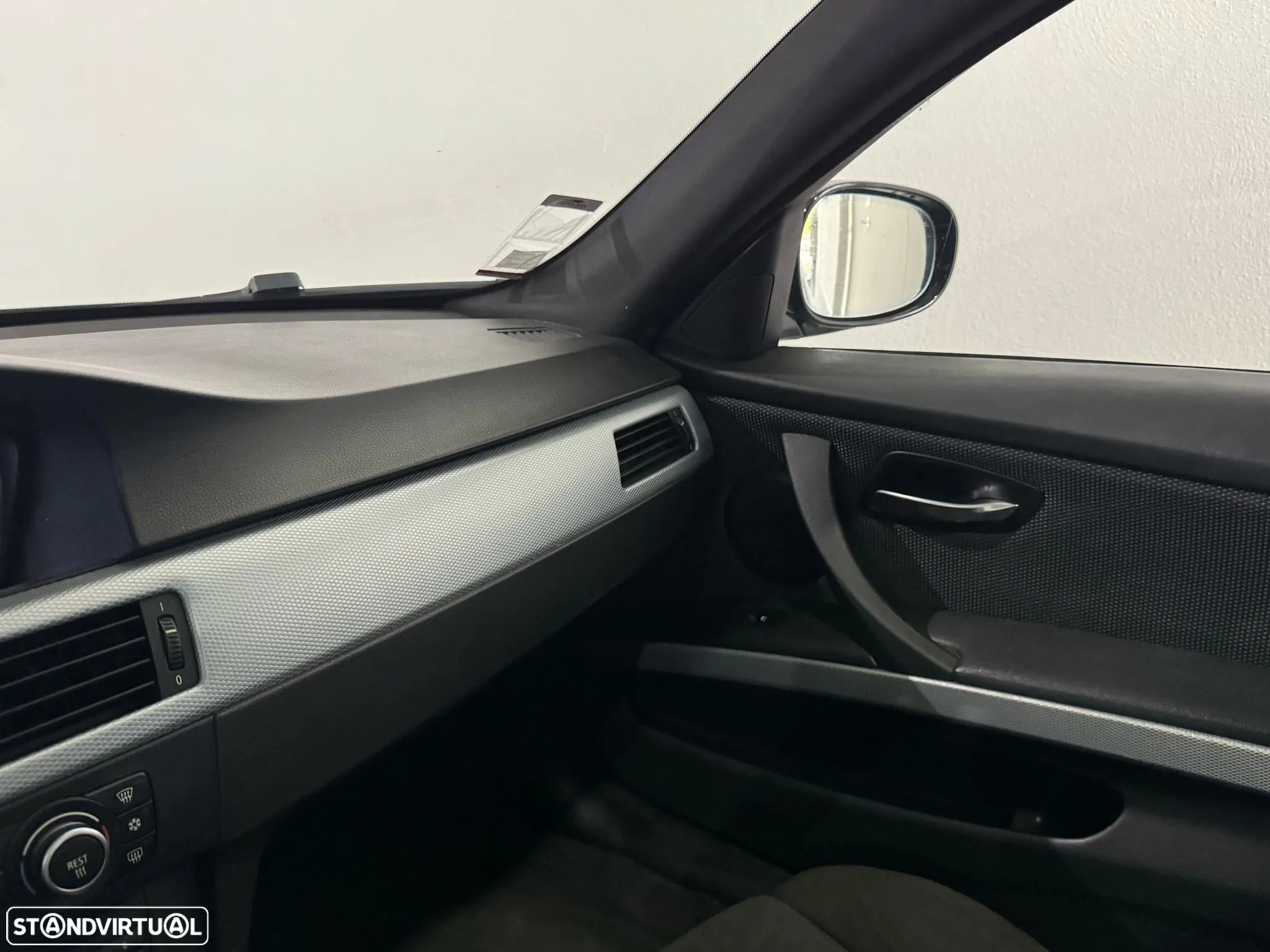BMW 320 d Touring - 14