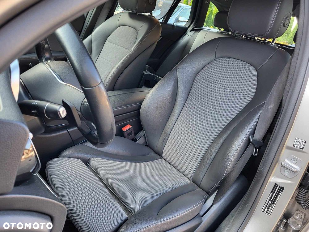 Mercedes-Benz Klasa C 220 d T 9G-TRONIC AMG Line - 19