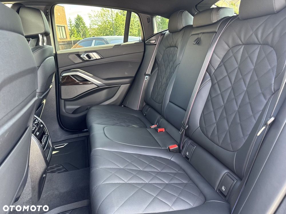 BMW X6 xDrive40d mHEV - 19
