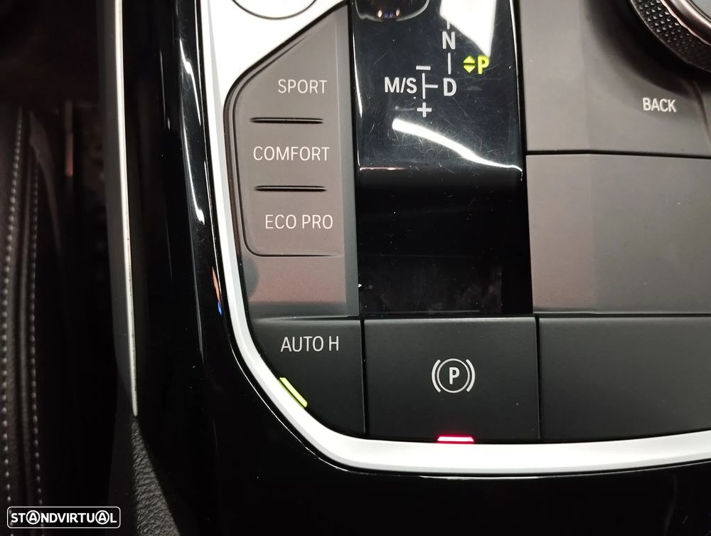 BMW 318 d Touring Line Sport Auto - 34