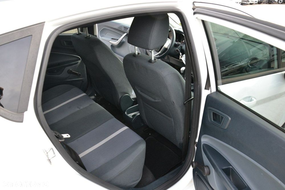 Ford Fiesta - 22