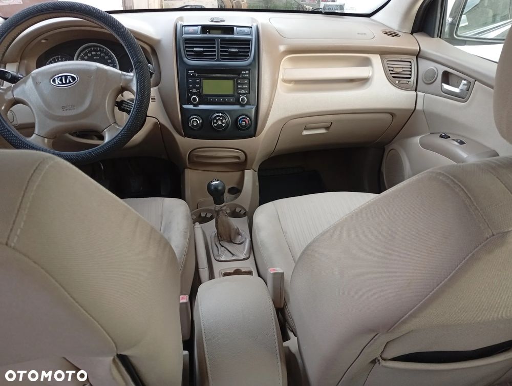 Kia Sportage 2.0 Tour - 6