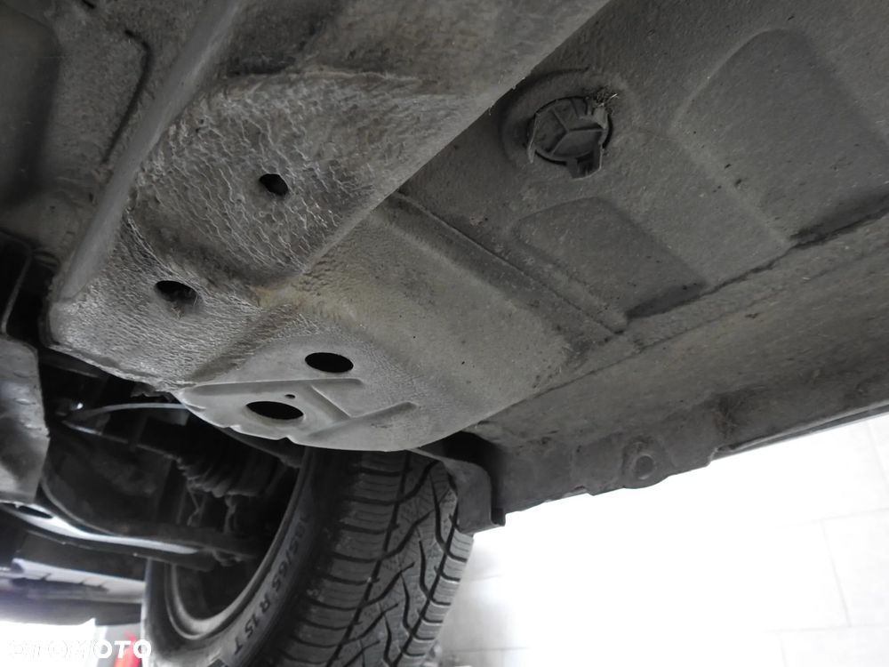 Peugeot 207 1.4 Active - 19