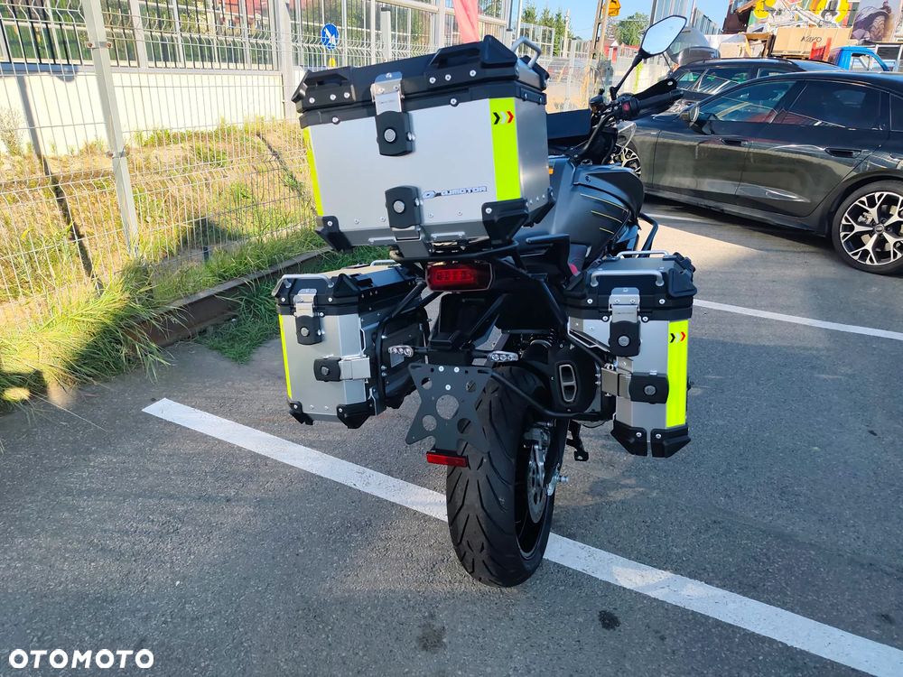QJMOTOR SRT900S - 12