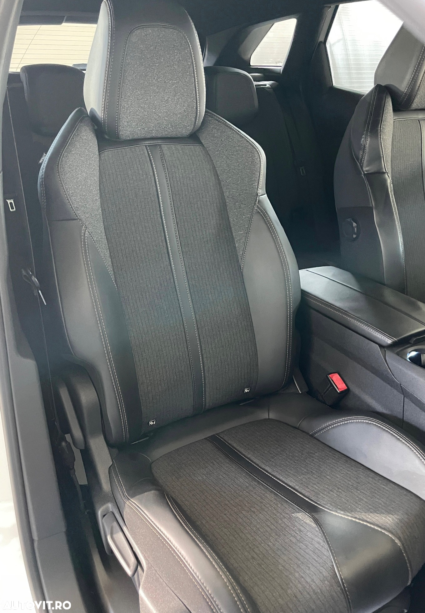 Peugeot 3008 1.2 PureTech Turbo S&S EAT6 GT-Line - 31