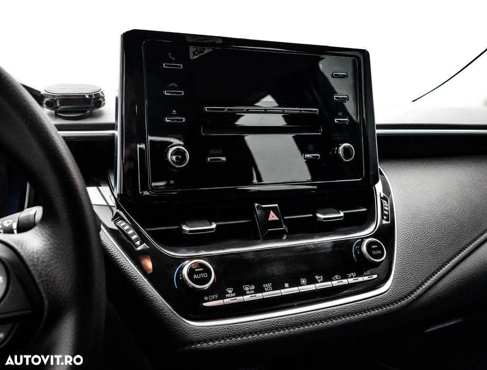 Toyota Corolla Sedan 1.8 HSD Dynamic - 19