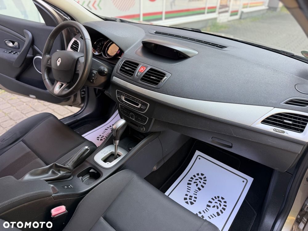 Renault Megane 2.0 140 CVT Luxe - 30
