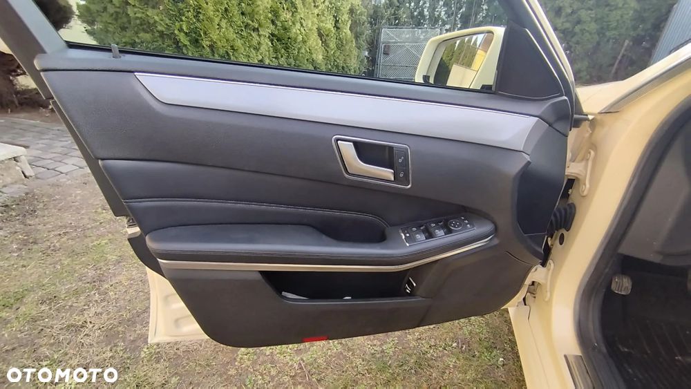 Mercedes-Benz Klasa E 200 BlueTEC 7G-TRONIC Classic - 19
