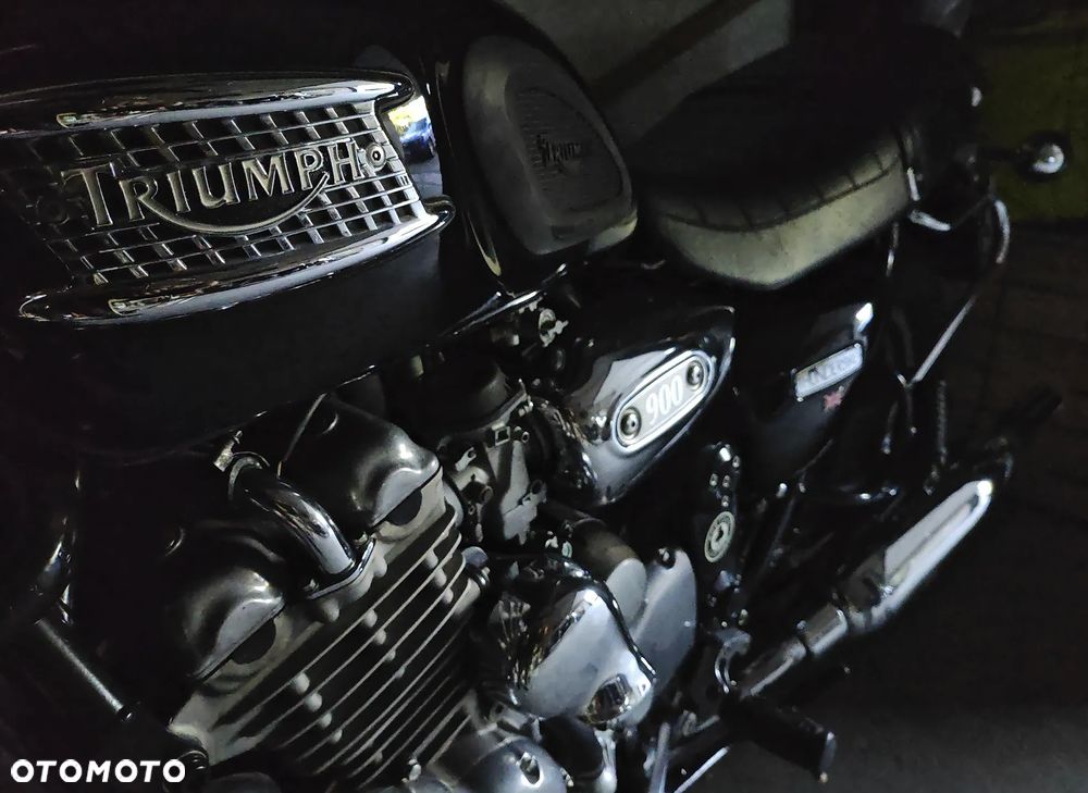 Triumph Thunderbird - 1