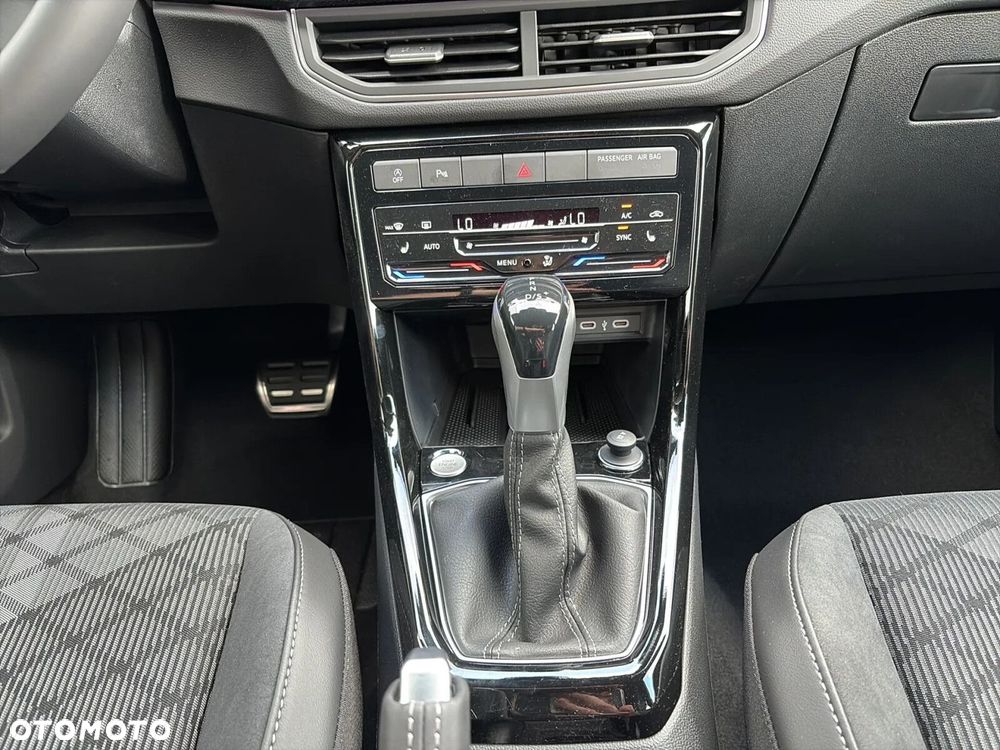 Volkswagen T-Cross 1.0 TSI R-Line Plus DSG - 17