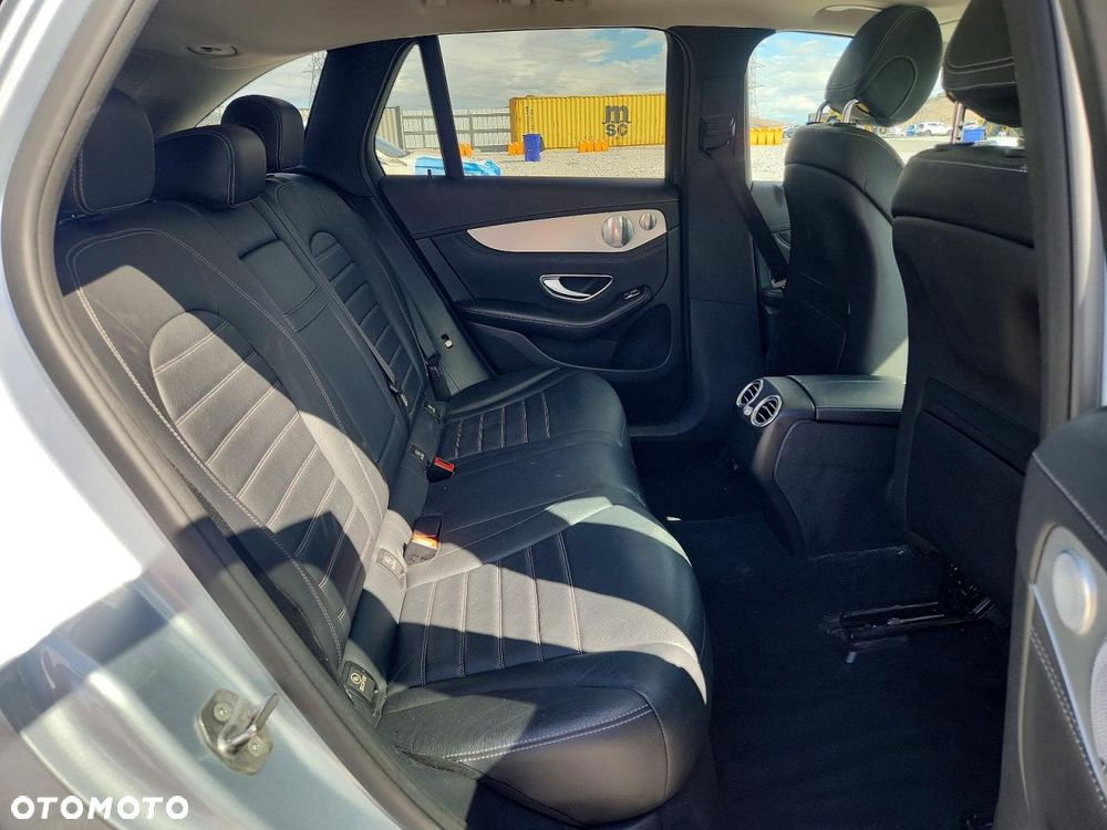 Mercedes-Benz GLC 300 4Matic 9G-TRONIC - 10
