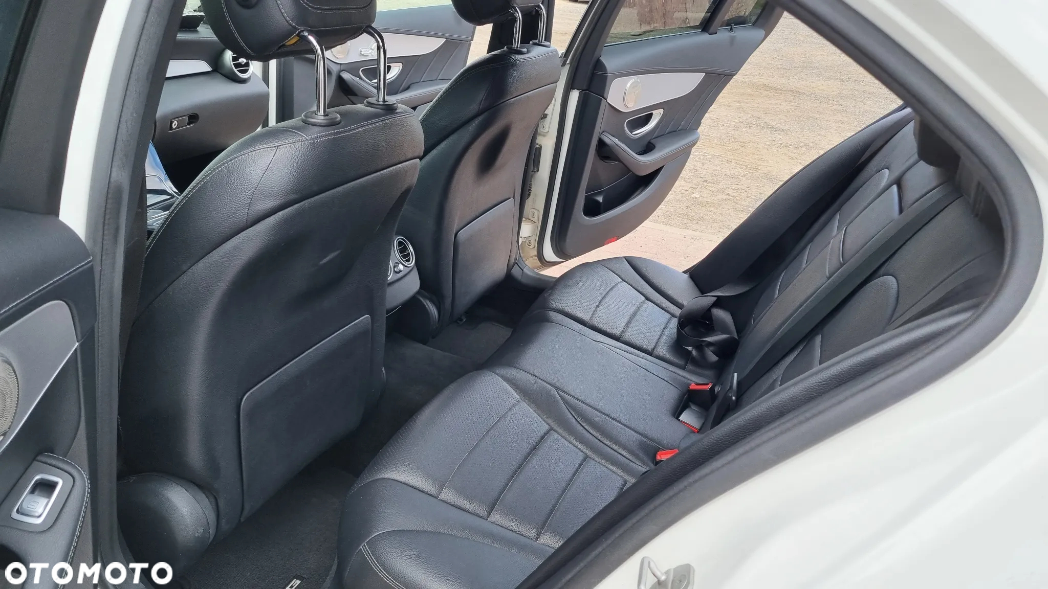 Mercedes-Benz Klasa C 220 CDI DPF Automatik Avantgarde - 23