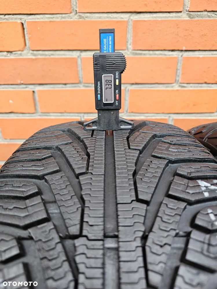 (O10) Ford Kuga Galaxy Volvo V60 Volkswagen Tiguan / 235/55R17 / Uniroyal MS Plus 77 - 4