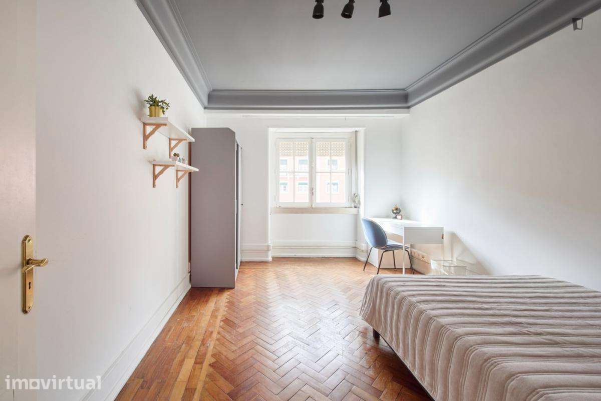 Quarto - localizado em Alameda Lisbon - Grande imagem: 2/23
