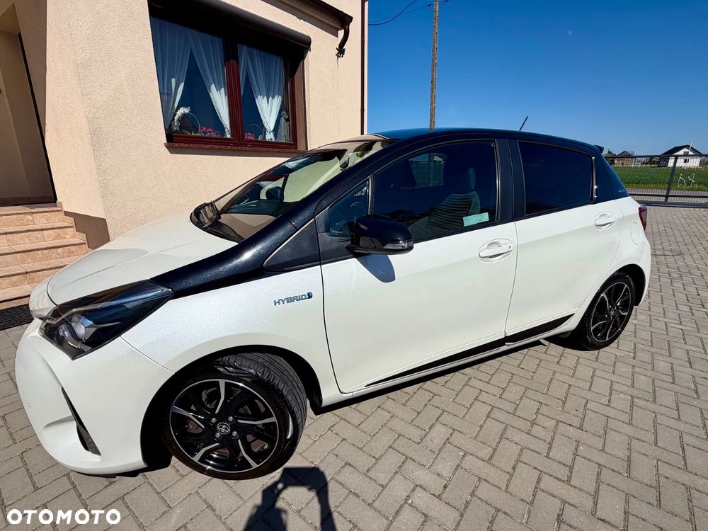 Toyota Yaris Hybrid 100 Selection Passion - 8