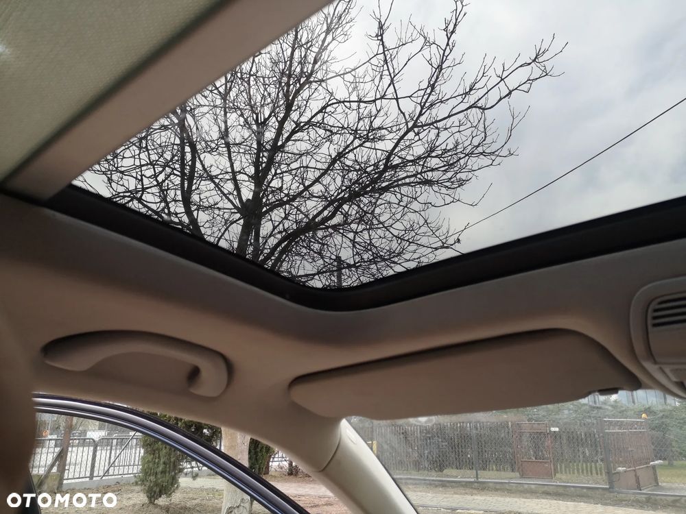 Volkswagen Golf 1.6 TDI DPF Highline - 5