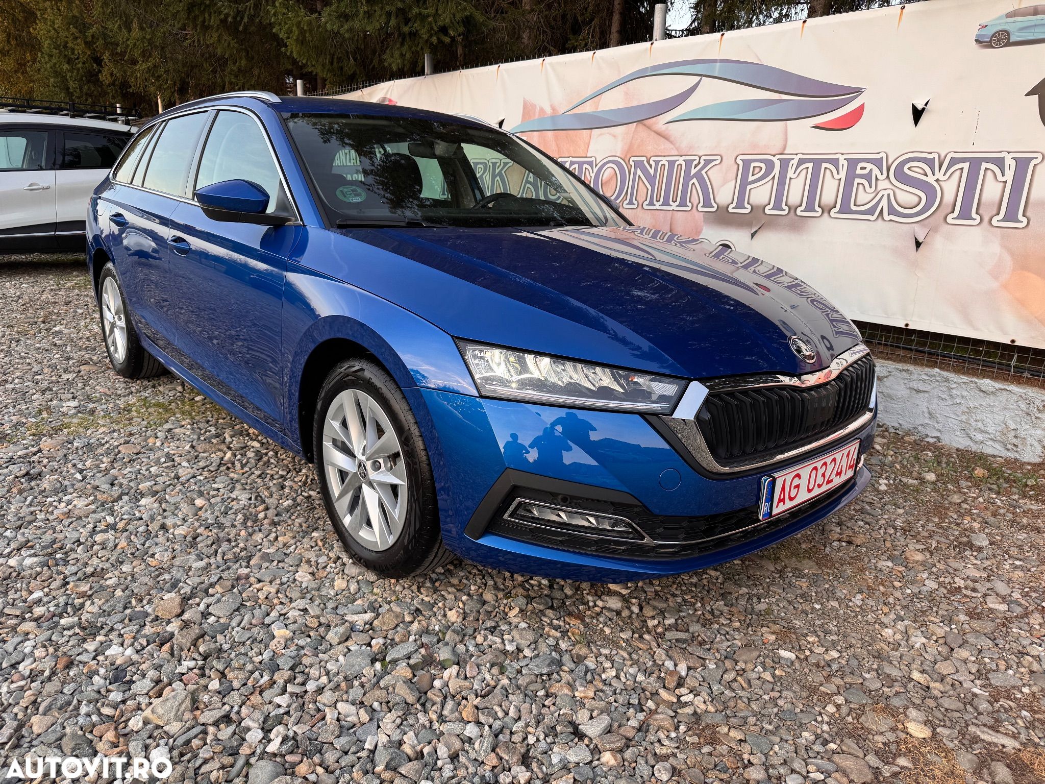 Skoda Octavia Combi 2.0 TDI DSG Exclusive Plus - 1
