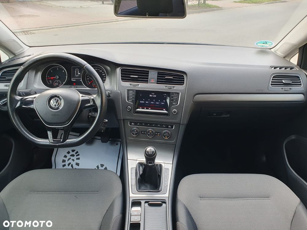 Volkswagen Golf - 10