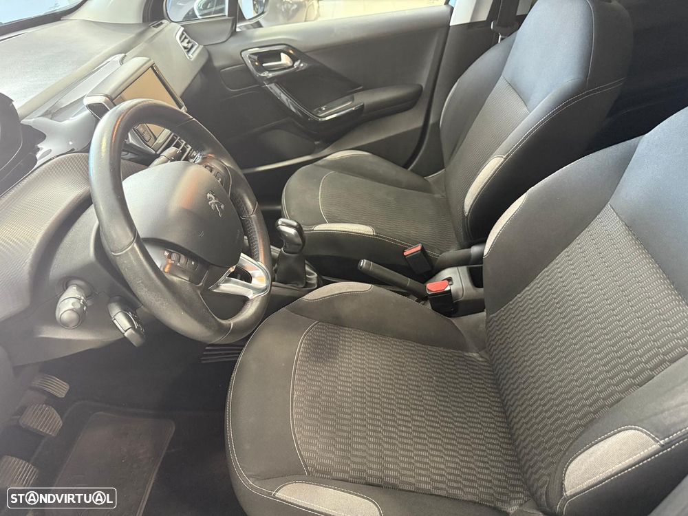 Peugeot 208 1.2 PureTech Style - 8