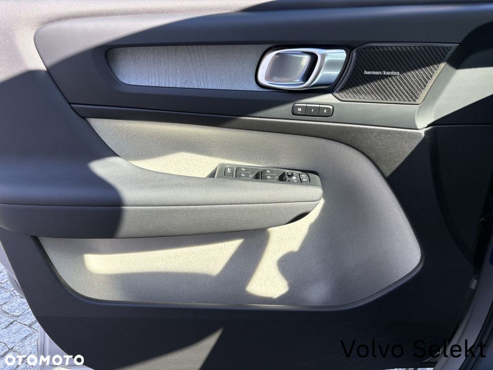 Volvo XC 40 - 18