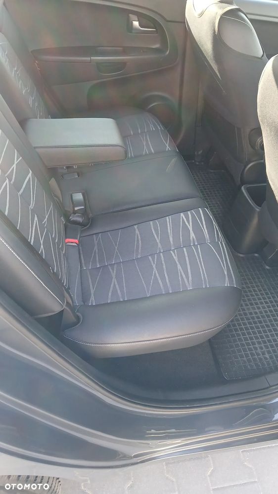 Kia Venga 1.6 Business Line - 15
