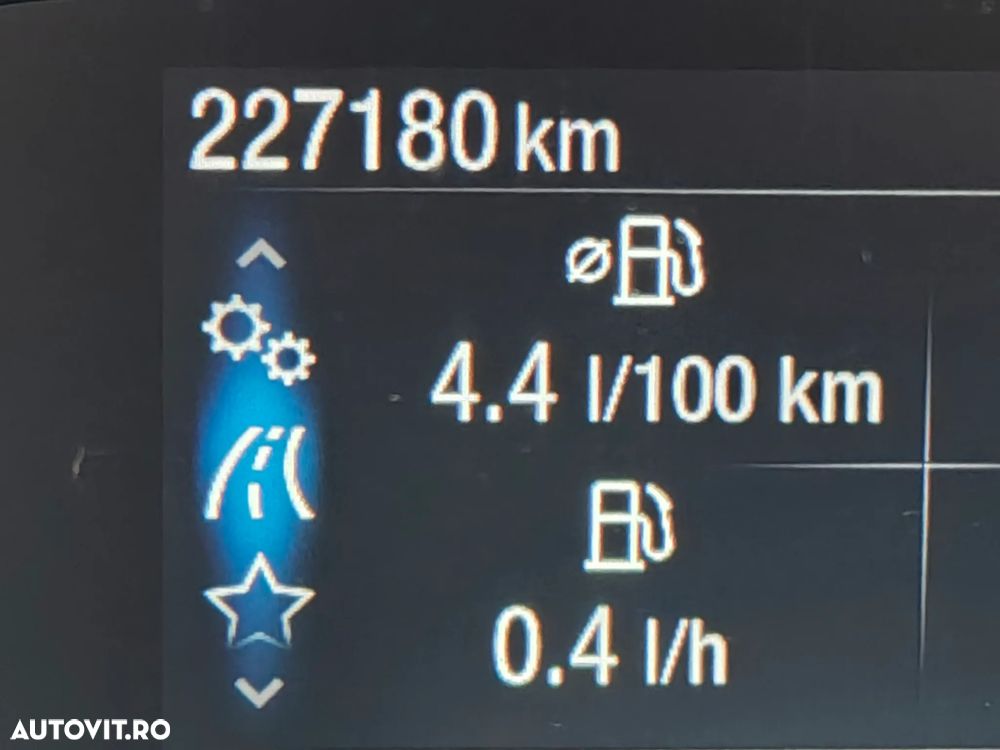 Ford Focus 1.5 EcoBlue Start-Stopp-System TITANIUM - 15