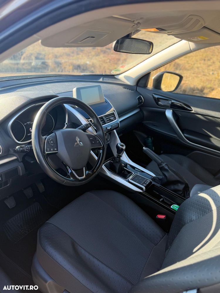 Mitsubishi Eclipse-Cross - 8