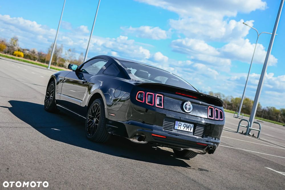 Ford Mustang - 4
